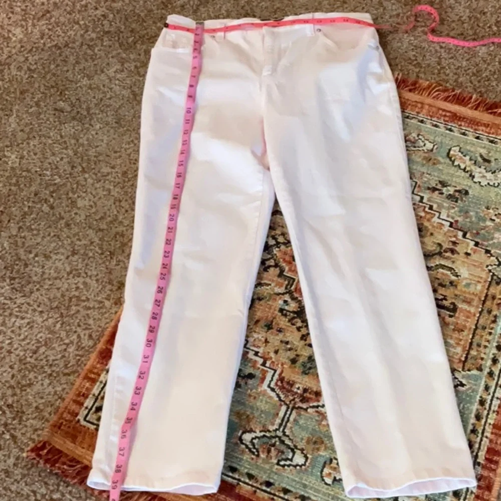 Gloria Vanderbilt Amanda Jeans. Size 10 Short Light pink EUC - Picture 10 of 14